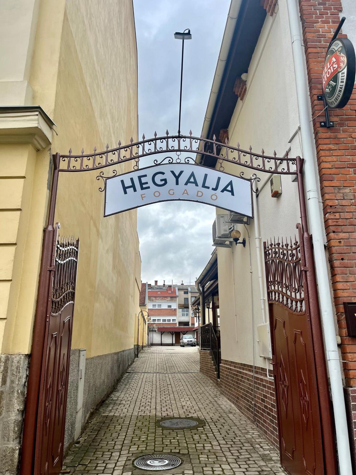 Hegyalja Fogado Bed & Breakfast 3*