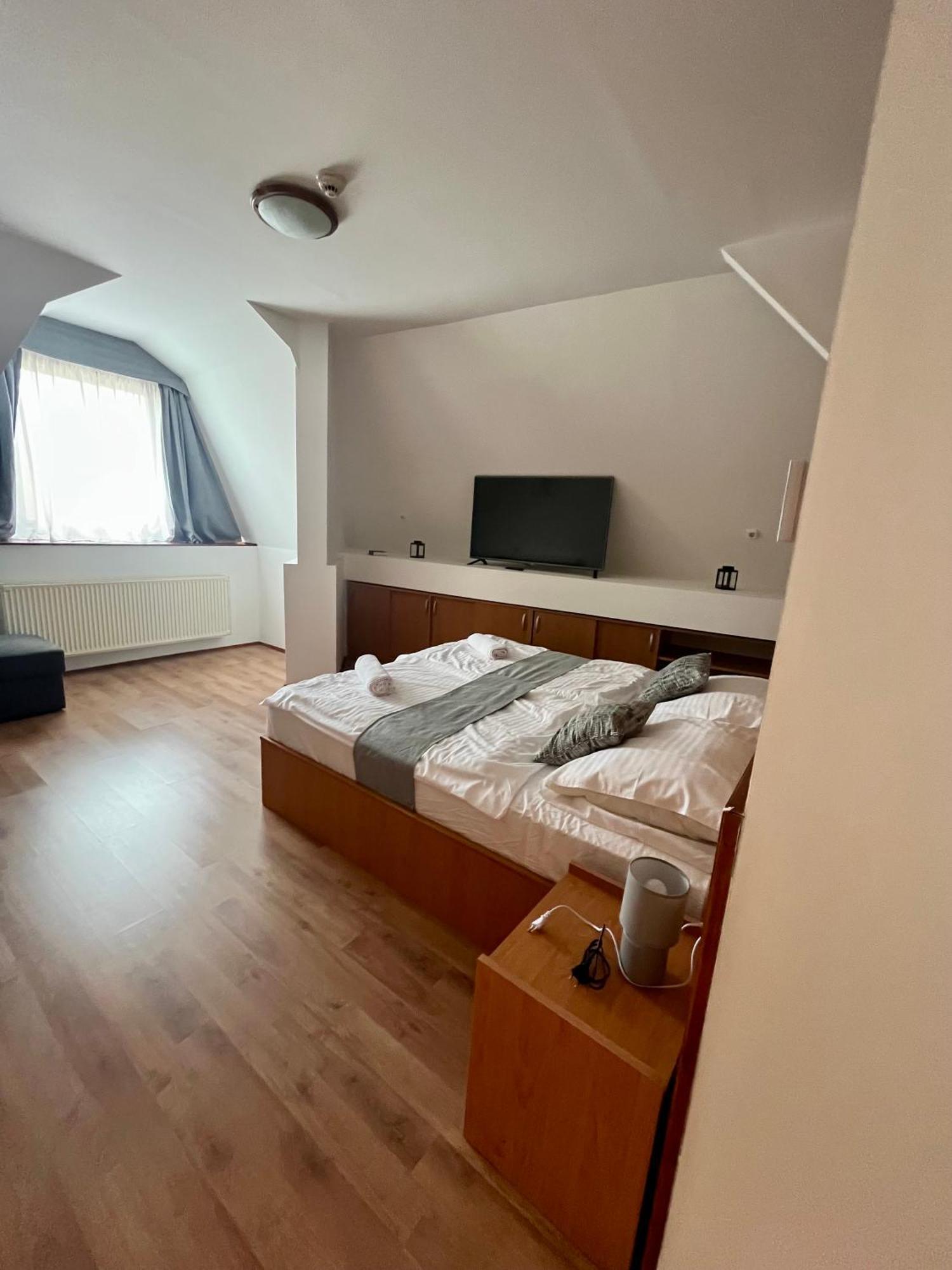 Rákóczi Bed & Breakfast 3*