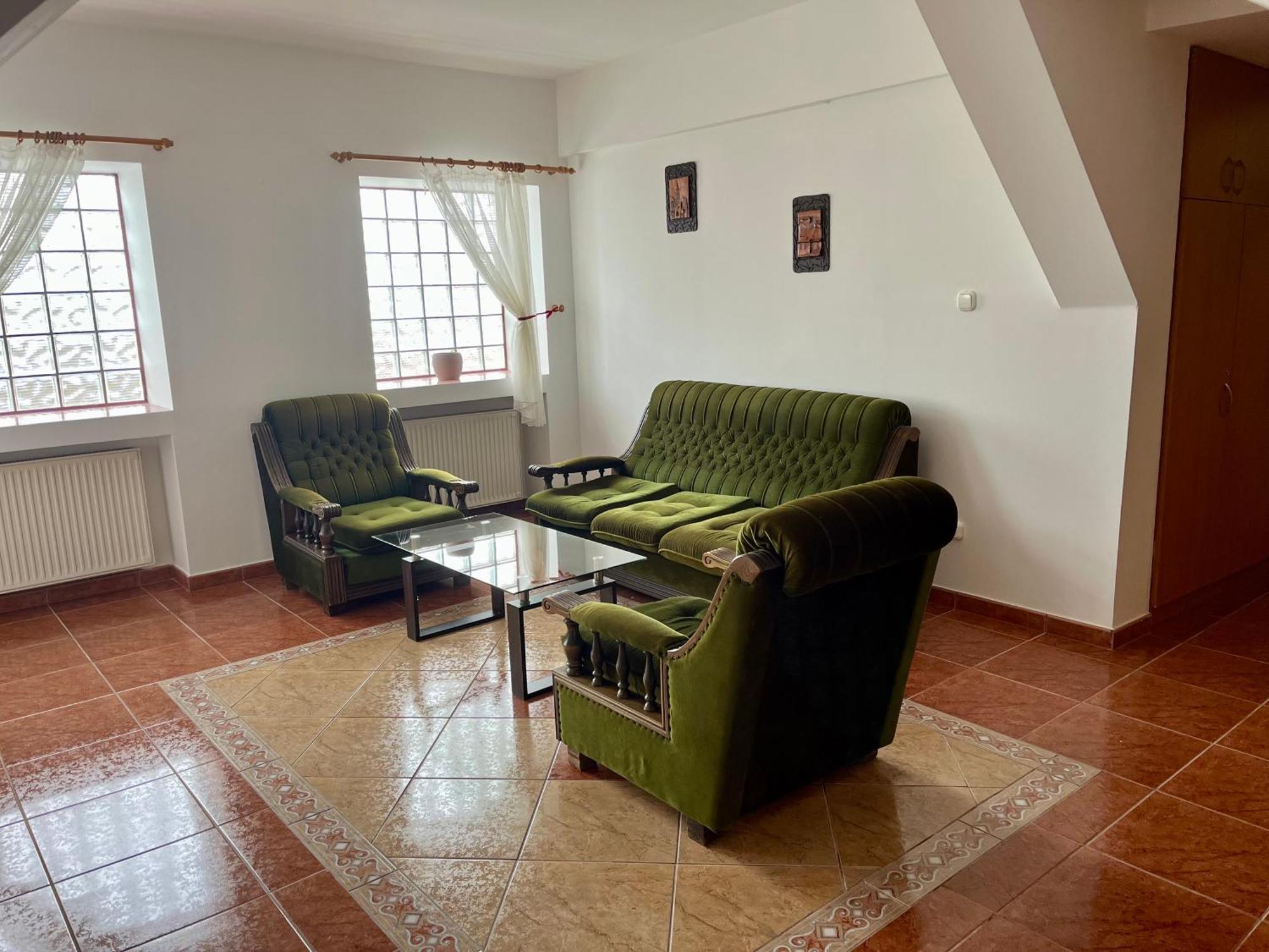 Hegyalja Fogado Bed & Breakfast 3*